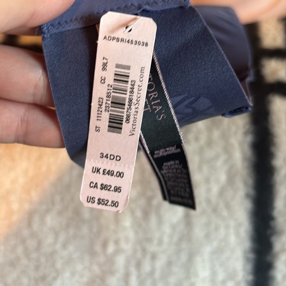 🚫SOLD🚫 34DD Victoria’s Secret Bras - Picture 4 of 7